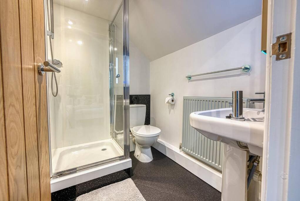 Delightful Two-Bedroom Cottage In The Heart Of Bakewell Dış mekan fotoğraf
