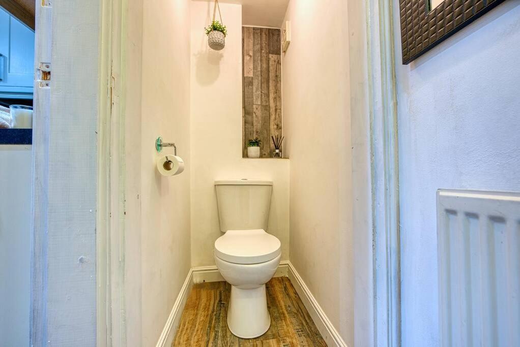 Delightful Two-Bedroom Cottage In The Heart Of Bakewell Dış mekan fotoğraf